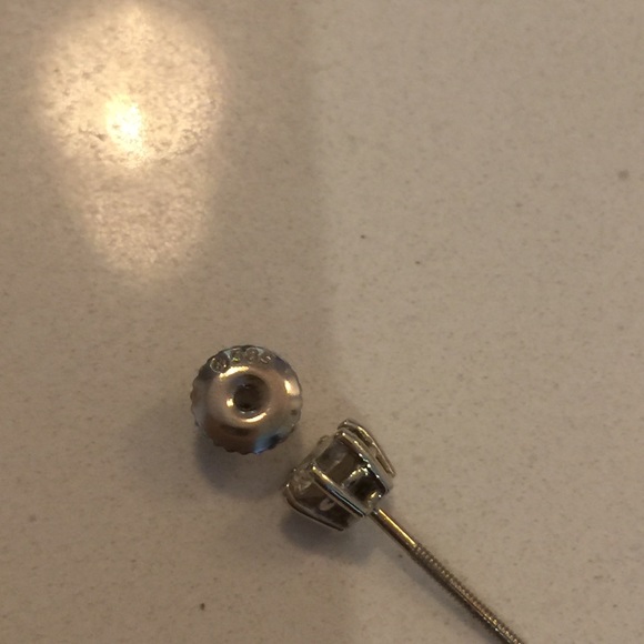 ❤️RESERVED❤️Single Diamond Stud in 14k White Gold - Picture 3 of 5