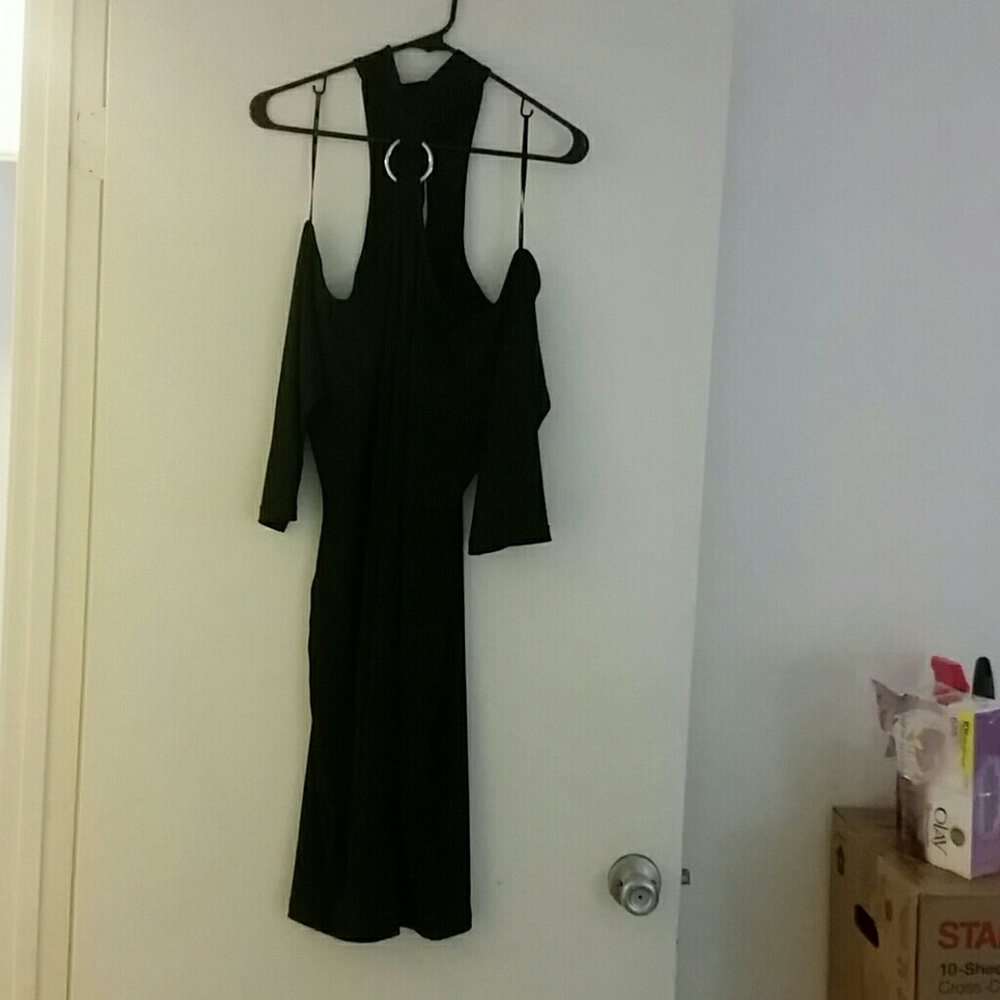 Black dress witg a twist