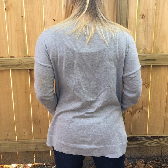 XS grey GAP cardigan with wide pocket. - Picture 2 of 4