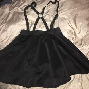Black skater suspender skirt size xl
