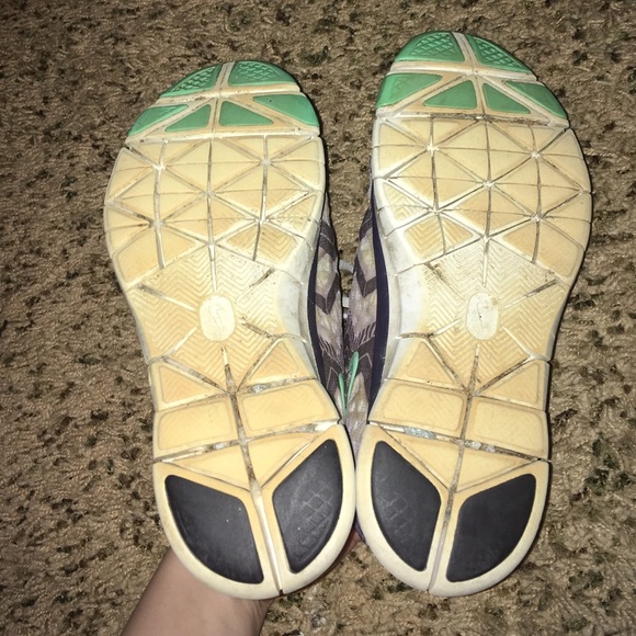 Nike chevron tennis shoes - Picture 3 of 3