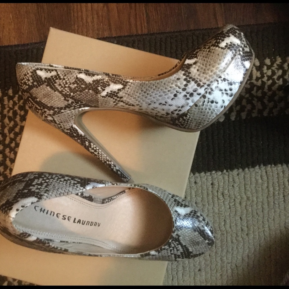Chinese Laundry Heels - Picture 3 of 3