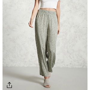 Floral print palazzo pants in sage color