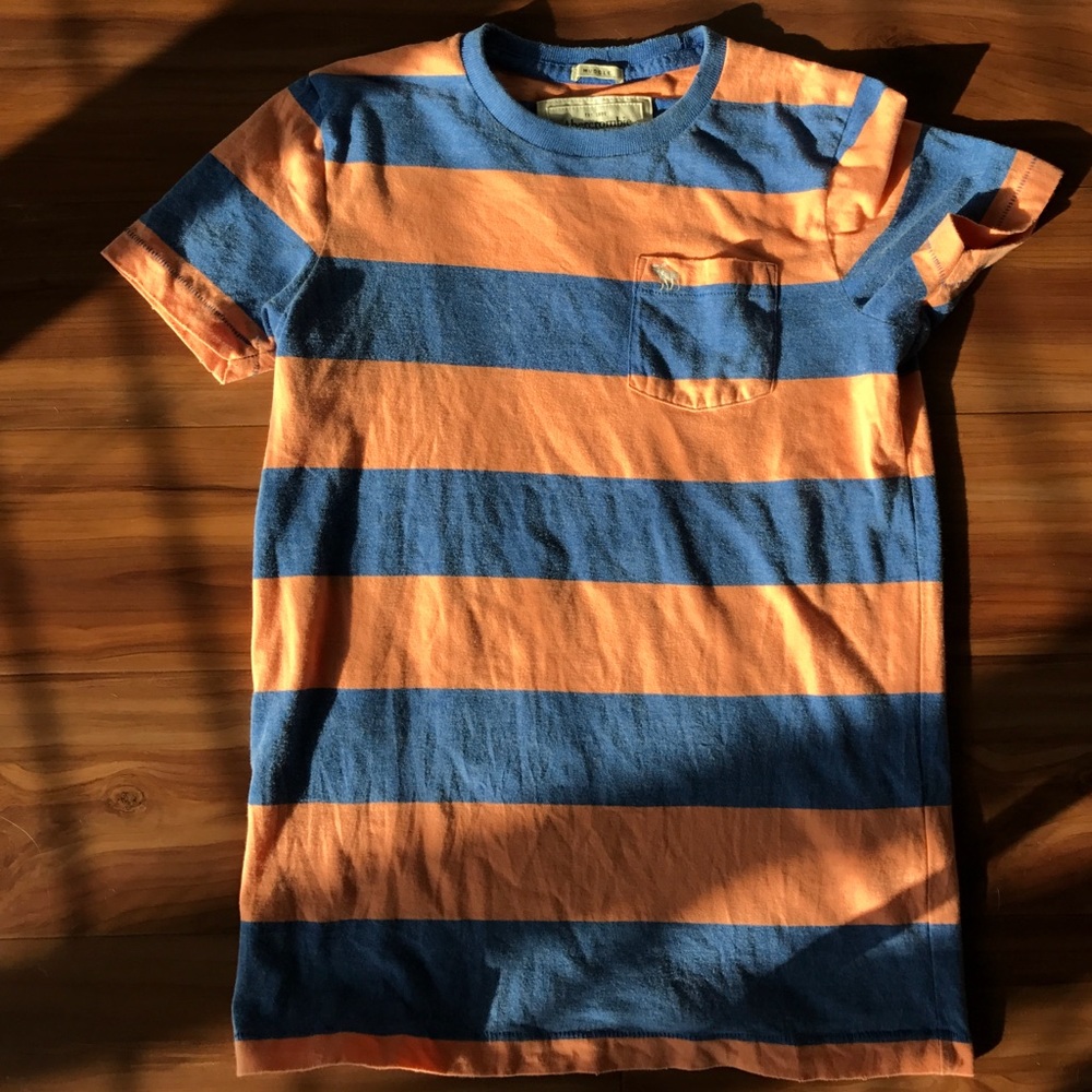 Abercrombie & Fitch Tee