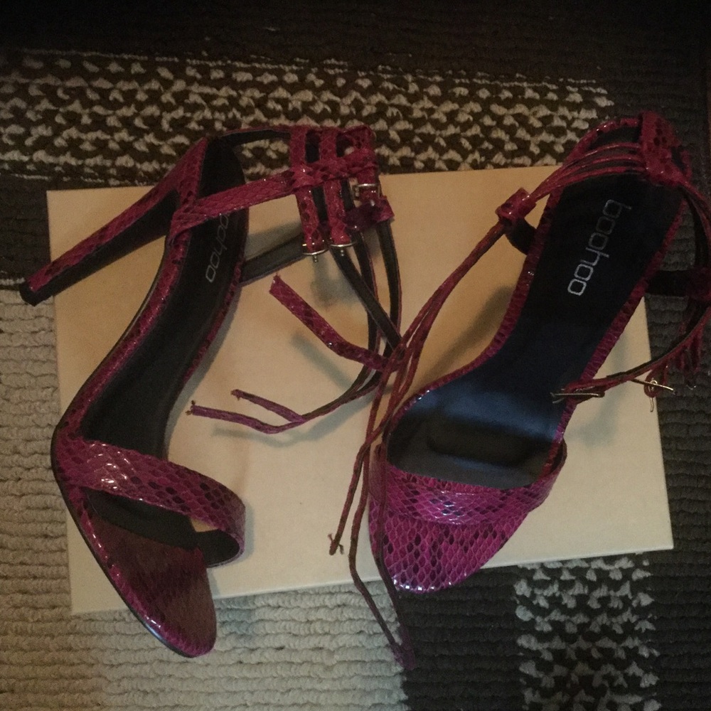 Boohoo sandals - Picture 1 of 3
