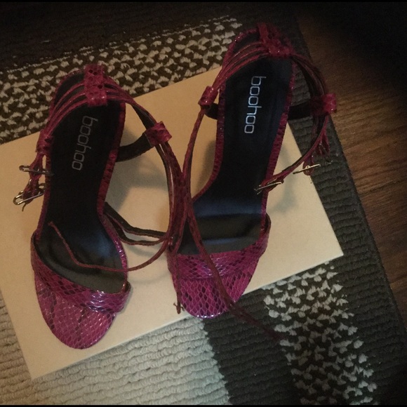 Boohoo sandals - Picture 2 of 3