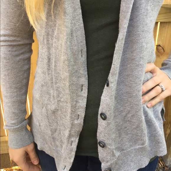 Small grey GAP cardigan. Made with silk! - Picture 3 of 4
