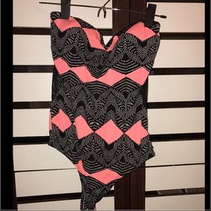 Worn once 2Bebe aztec print bodysuit sz small