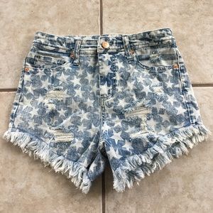 High Waisted Distressed Jean Shorts w/ Stars Print