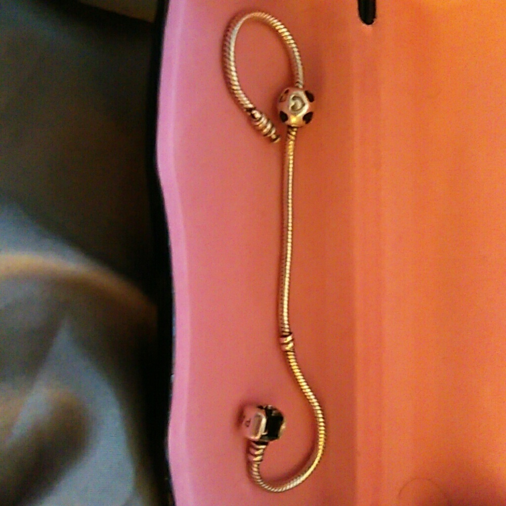 AUTHENTIC PANDORA BRACELET W/HEART BEAD