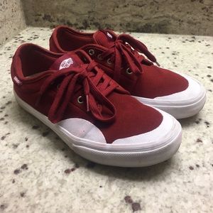 vans toe cap skate shoes
