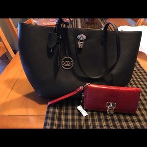 Gorgeous BCBG Paris purse and wallet