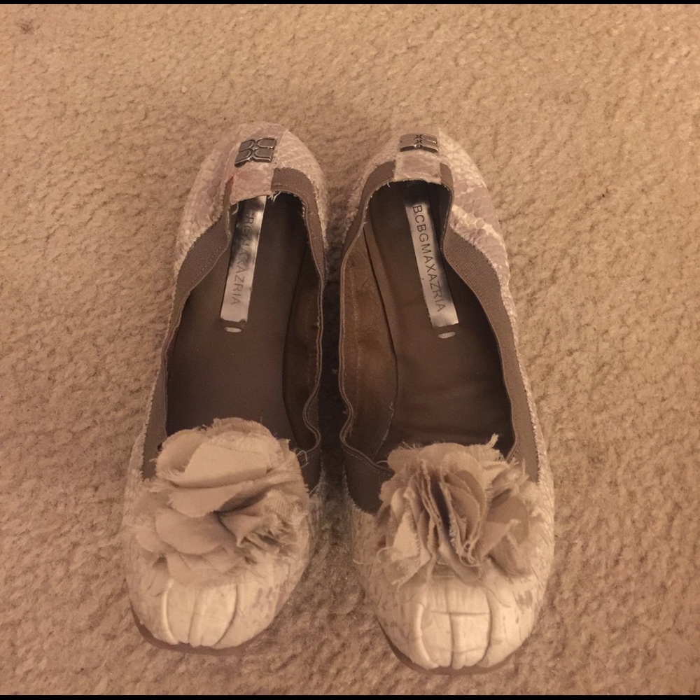 Bcbgmaxazria flats love love just a size to small