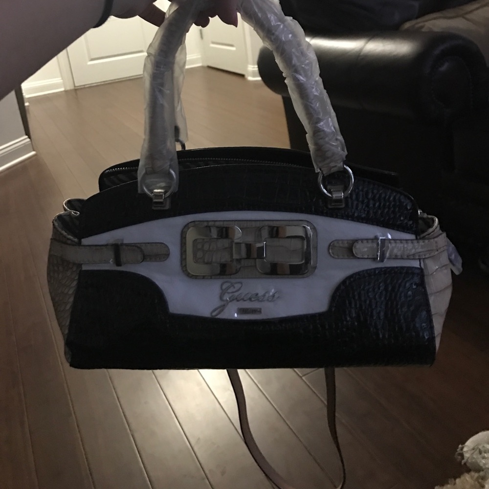 Brand new guess bag
