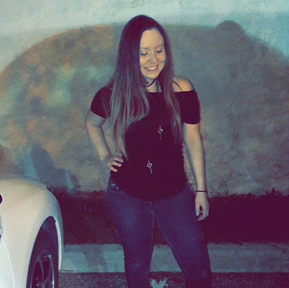 Meet your Posher, Elisa - Picture 1 of 1