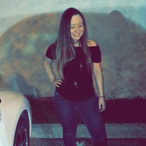 Meet your Posher, Elisa