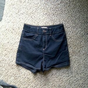 So stretchy Jean shorts