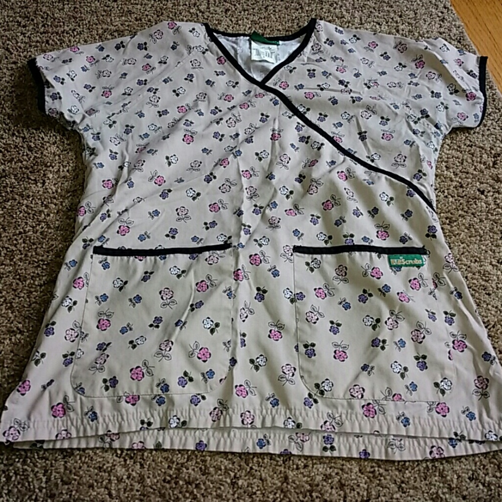 Scrub top