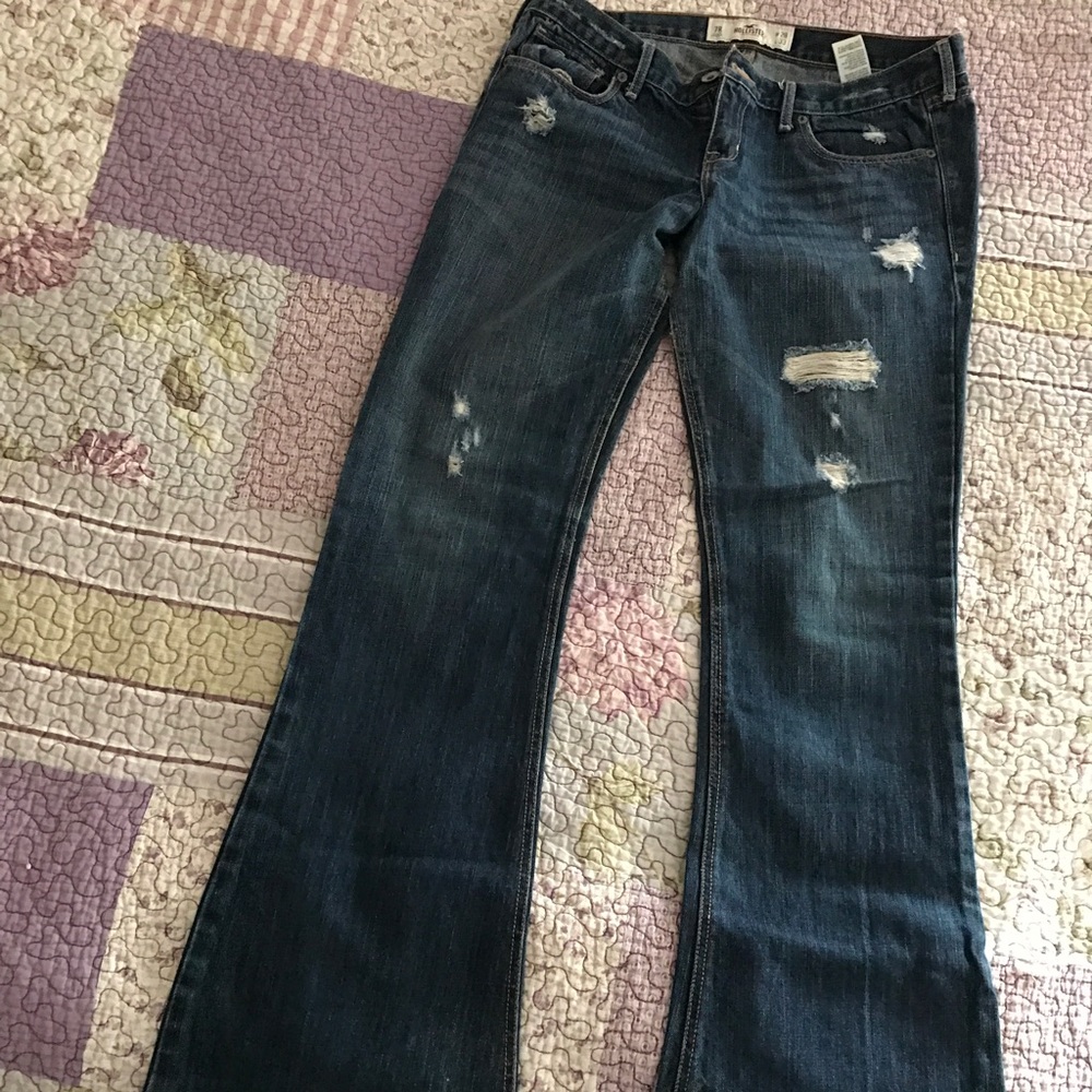 Woman's Hollister Jeans. Size 28x30