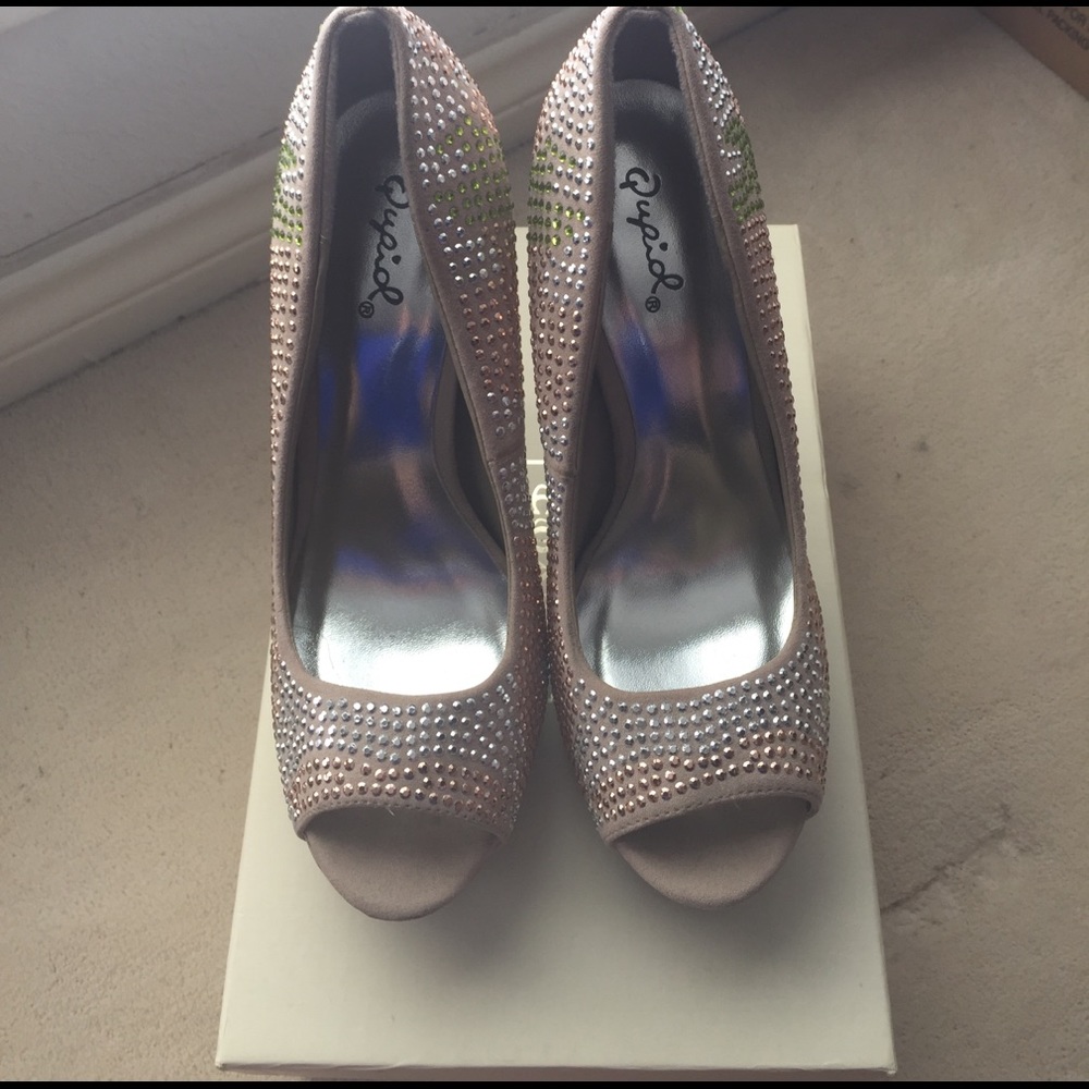 Super cute multicolored platform peeptoe pumps