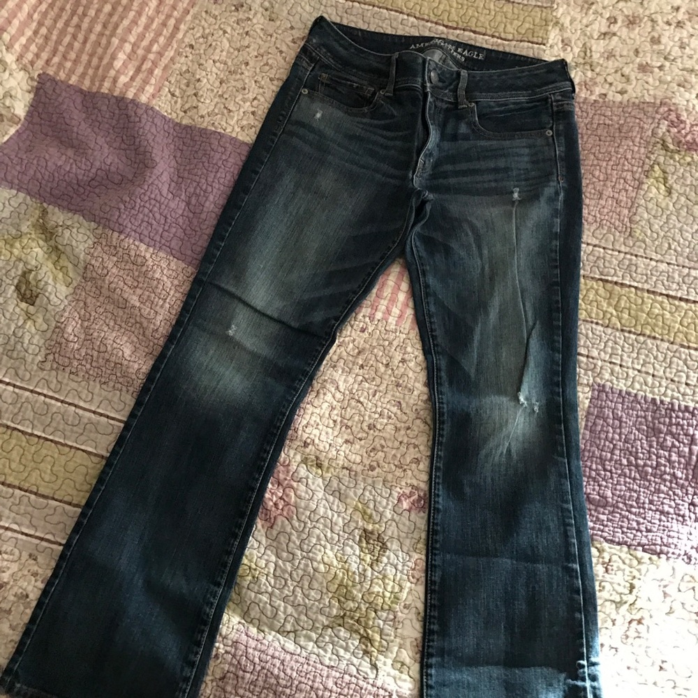 Woman's American Eagle Jeans. Size 8
