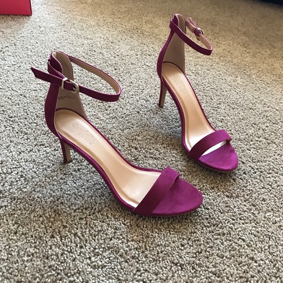 Heels - Picture 2 of 2