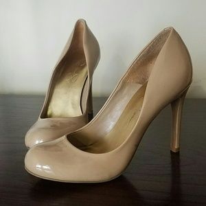 JESSICA SIMPSON heels!