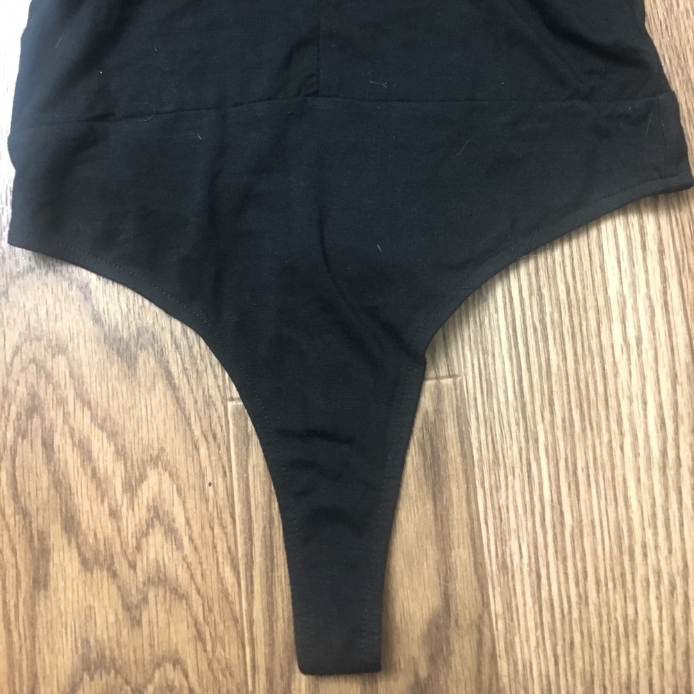 Deep V bodysuit - Picture 2 of 4
