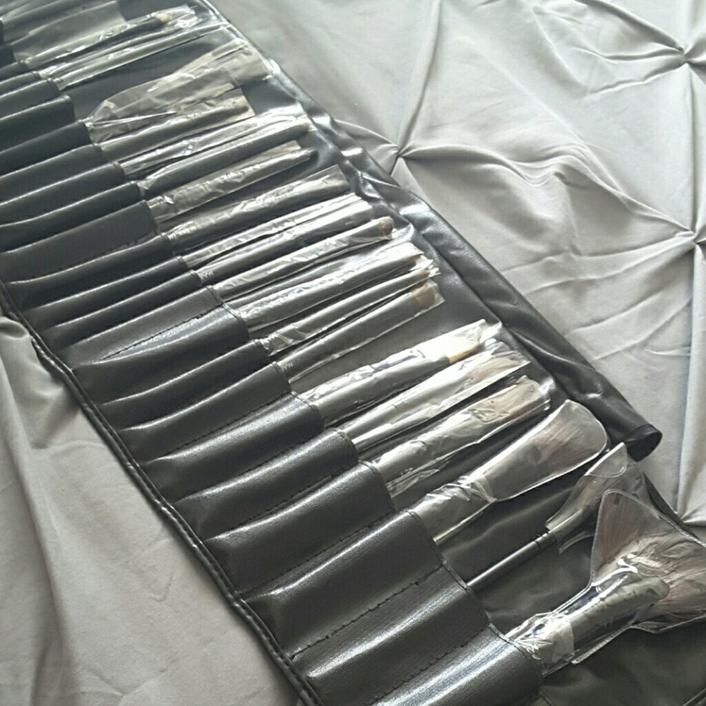 Makeup brushes