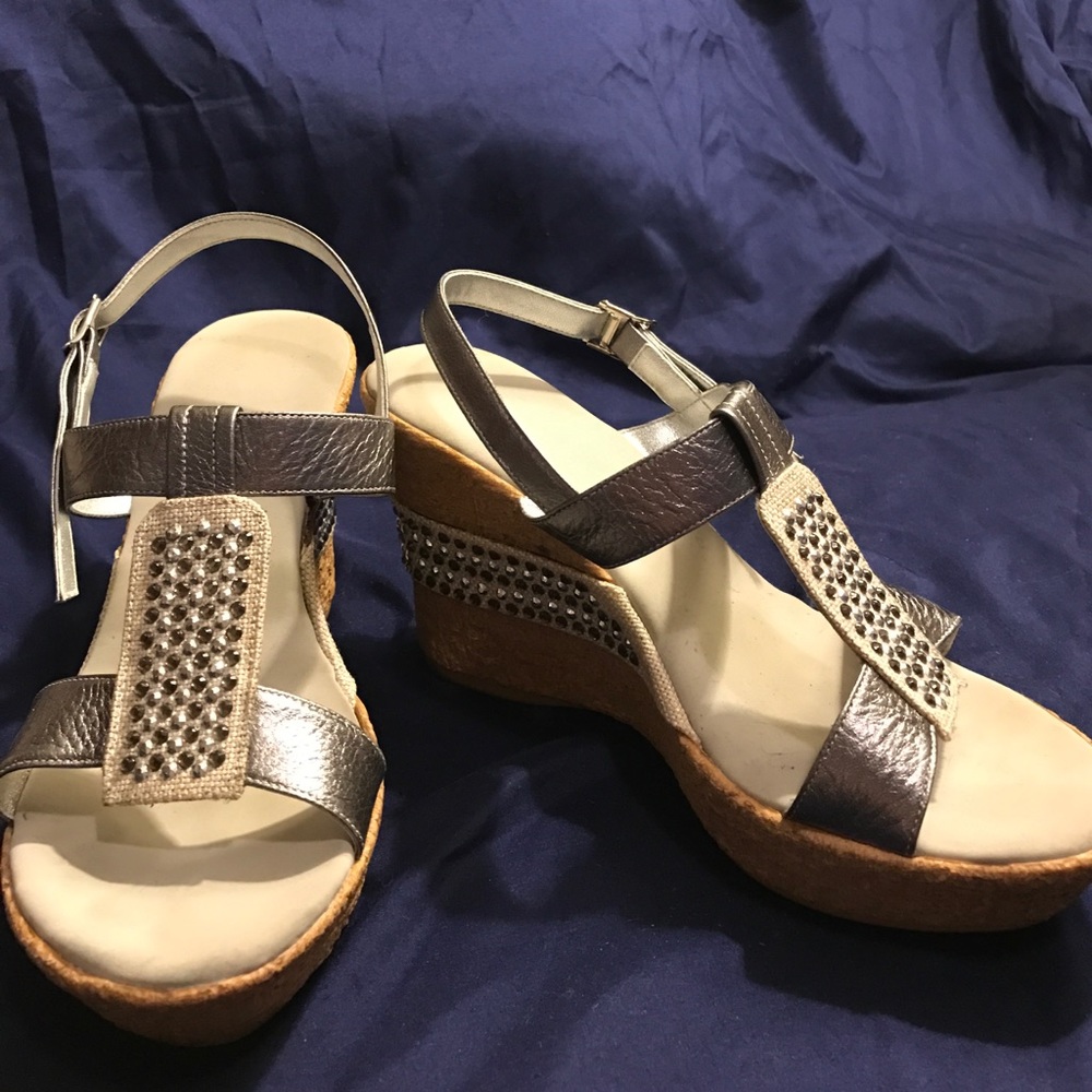 Onex Silver Wedge Bejeweled Sandals Sz 8