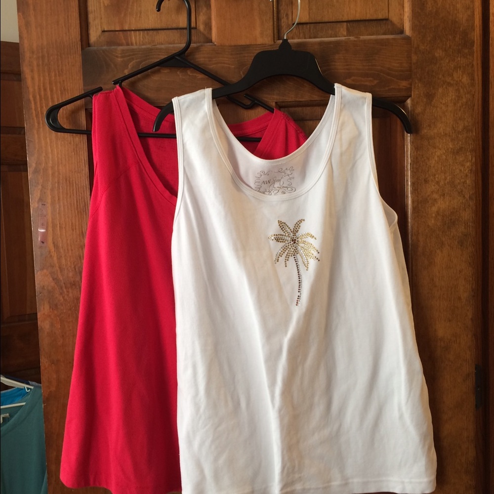 2 sleeveless tops. 1 red & 1 white size 3X