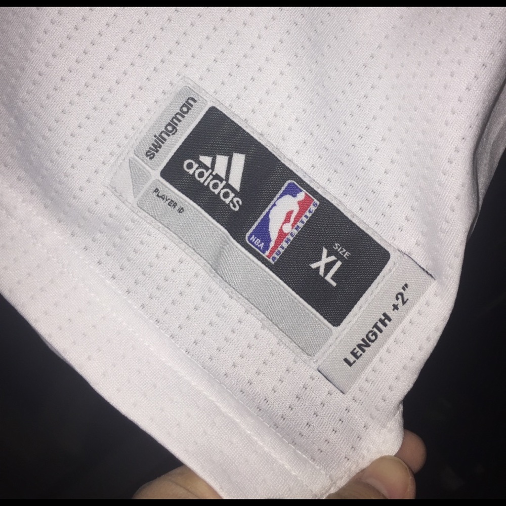 Chicago Bulls Jersey - Picture 3 of 5