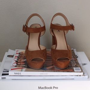 • Plat Form Heels •