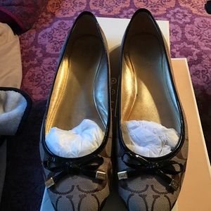 Coach flats