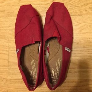 Red canvas toms