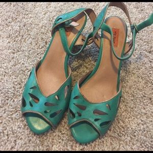 Miz Mooz green strappy peep toe heels