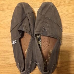 Grey canvas toms