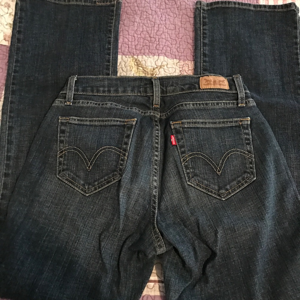 Woman's Levi's Curvy Cut Size 6