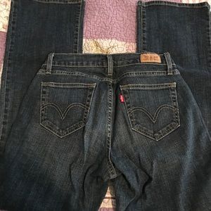 Woman's Levi's Curvy Cut Size 6