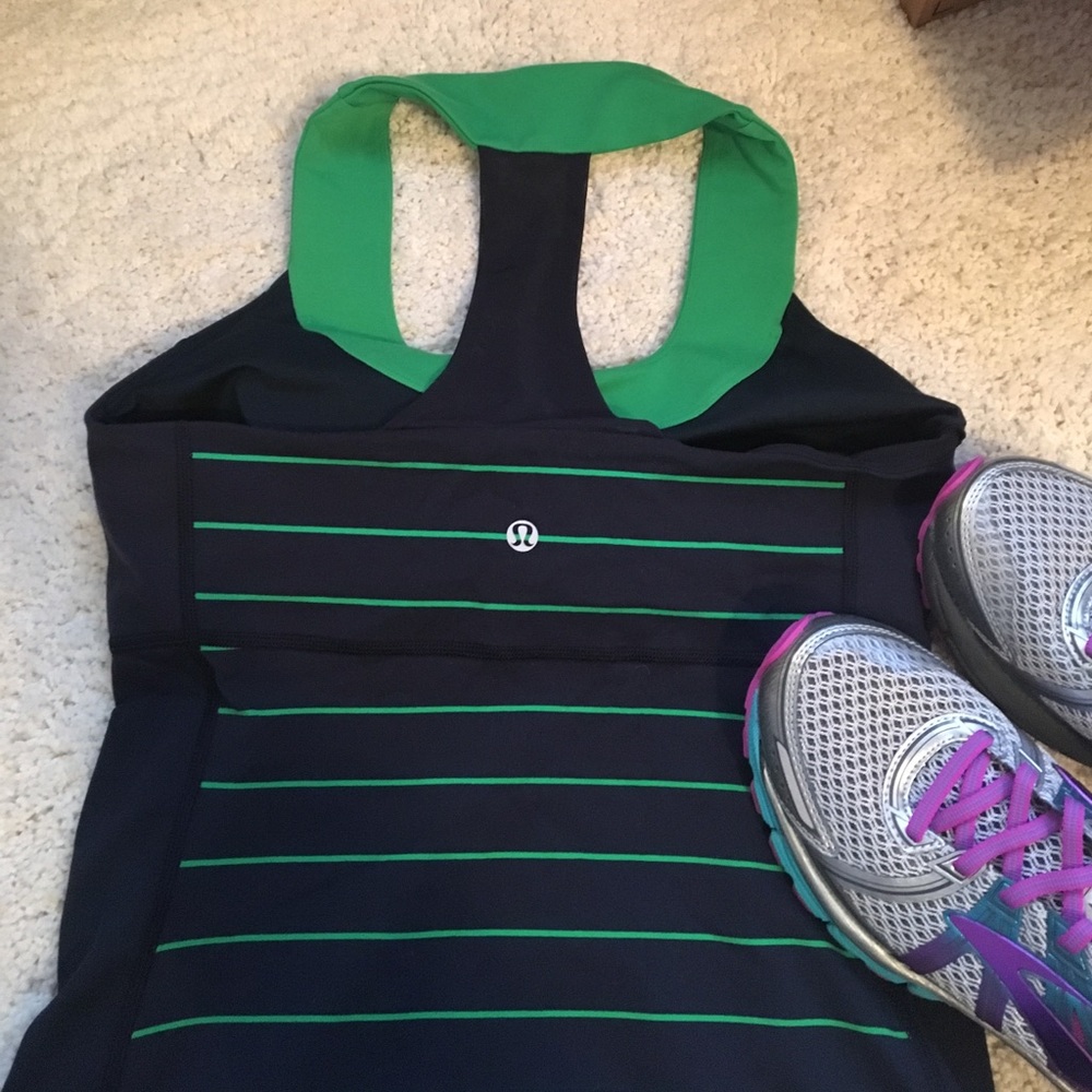 Lululemon scoop workout top