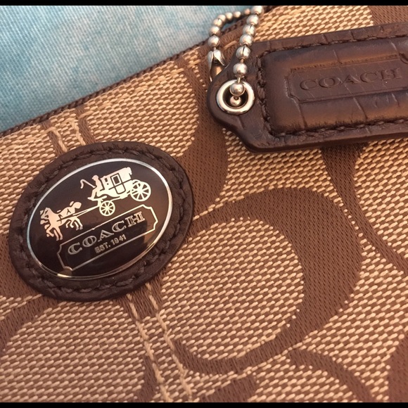 COACH wristlet (small) - Picture 2 of 4