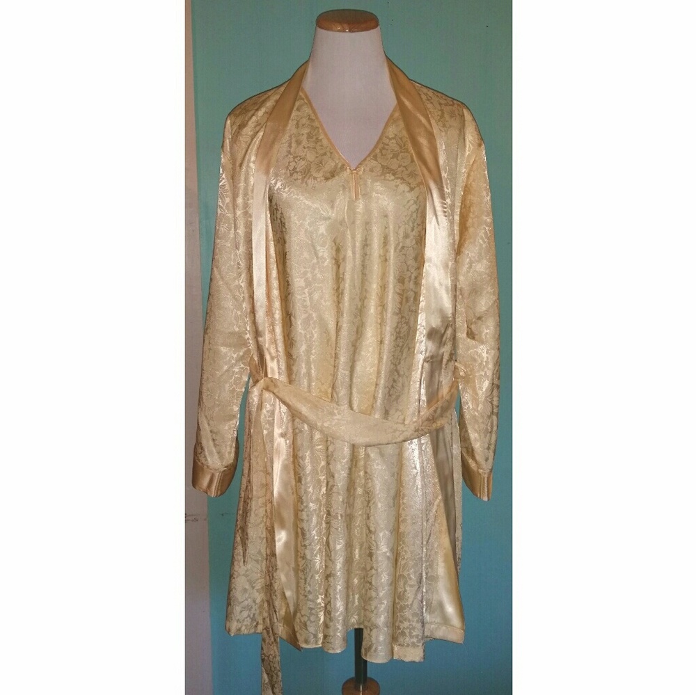 Jones New York Gown and Housecoat