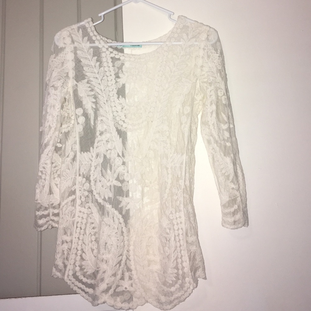 white lacey quarter sleeve shirt