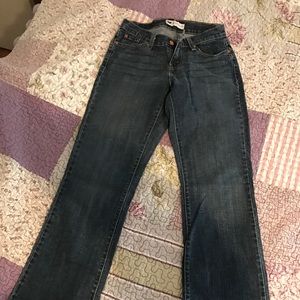 Woman's Levi's. size 4 curvy cut