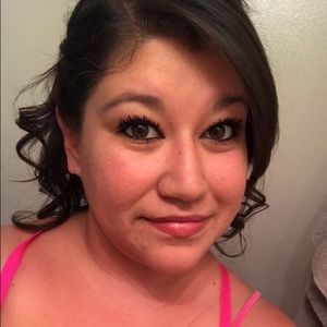 Meet your Posher, Estella