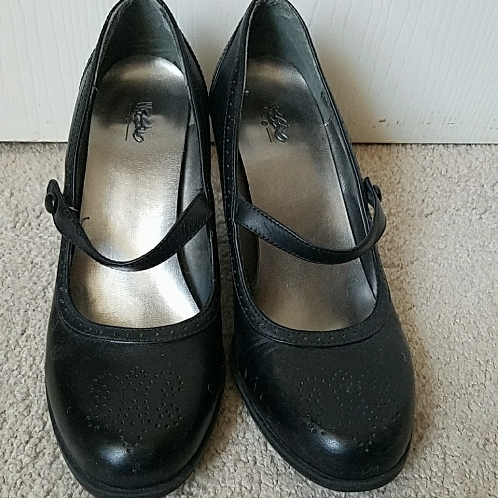 Mossimo mary janes with 3.5" heel