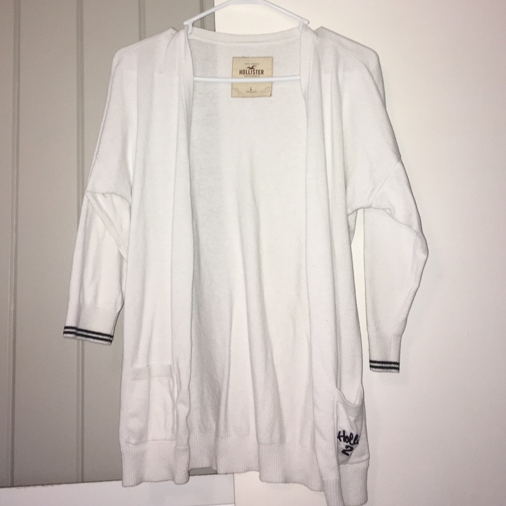 White Hollister quarter sleeve cardigan