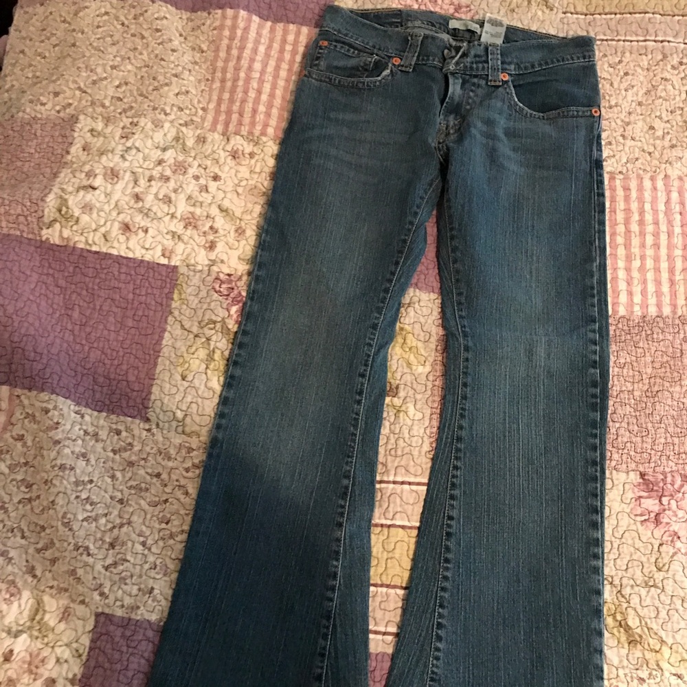 Woman's Levi's Size 8