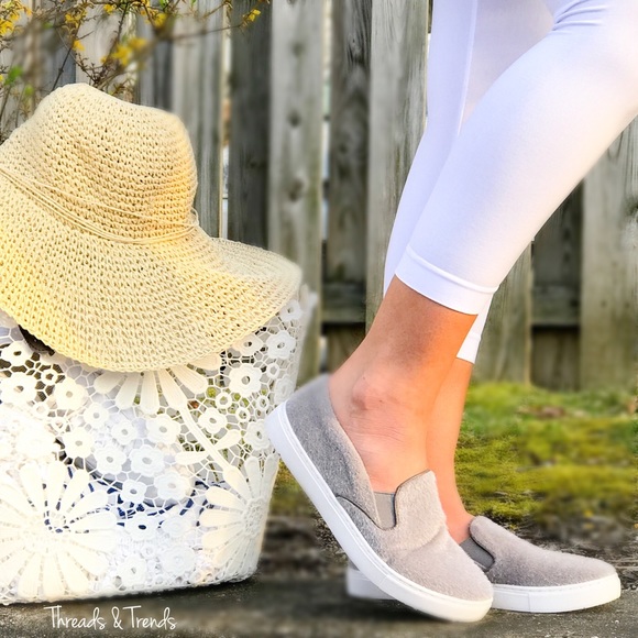 LAST ONE SALE! 🌸Slip on Sneakers - Picture 2 of 8