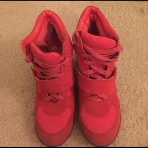 Cute red wedge sneakers!!! Love!